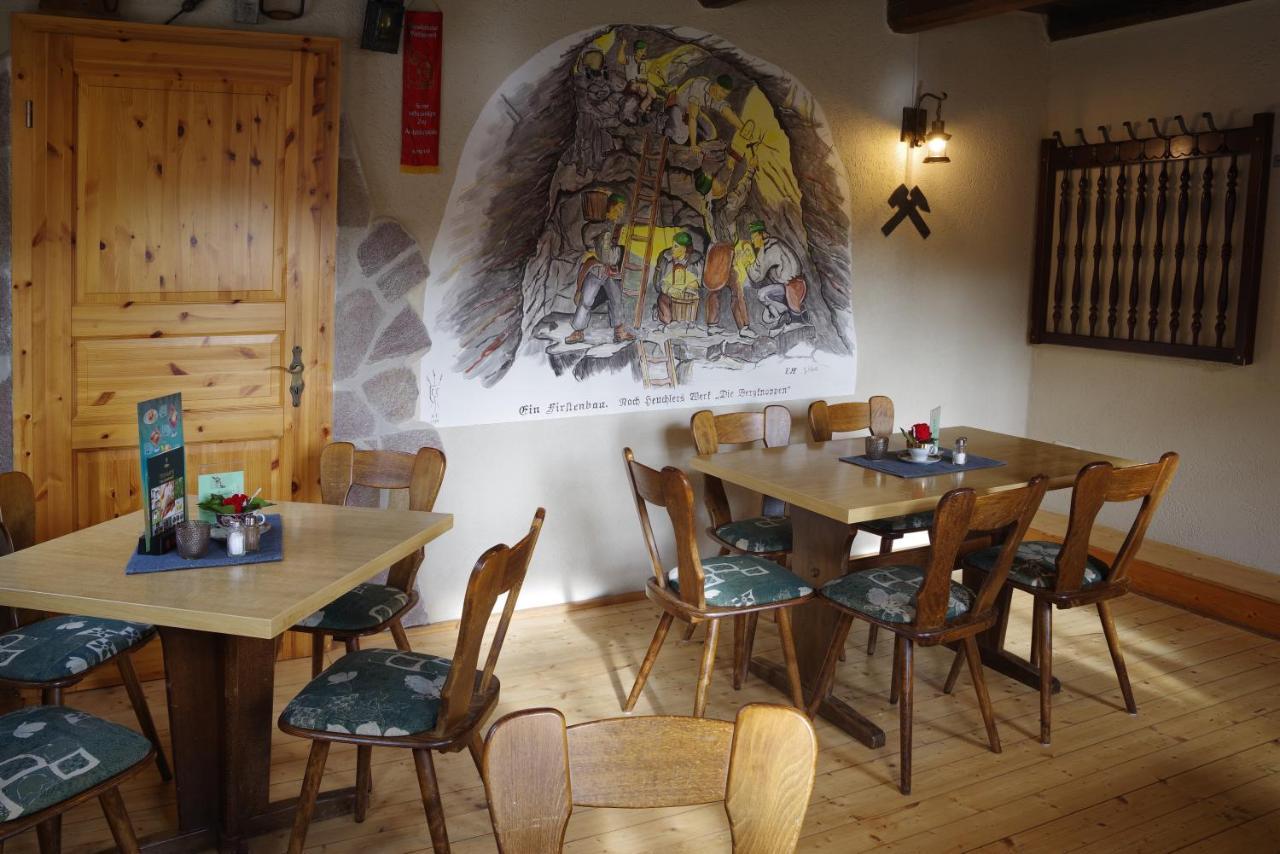 Wirtschaft&pension Zum Huthaus Gasthof Schneeberg (Saxony)